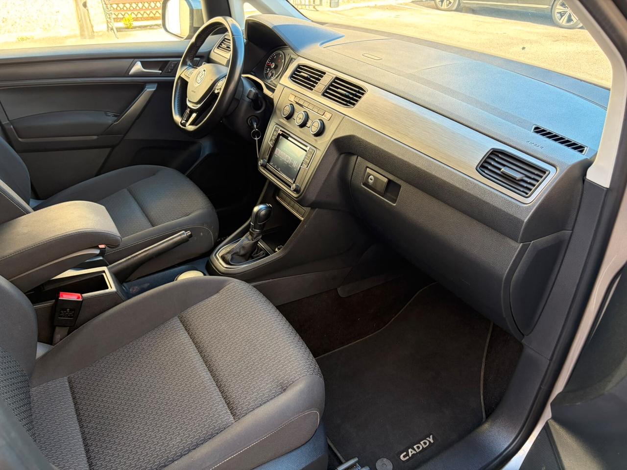 VOLKSWAGEN CADDY 2.0 TDI MAXI AUT. 109.000 KM