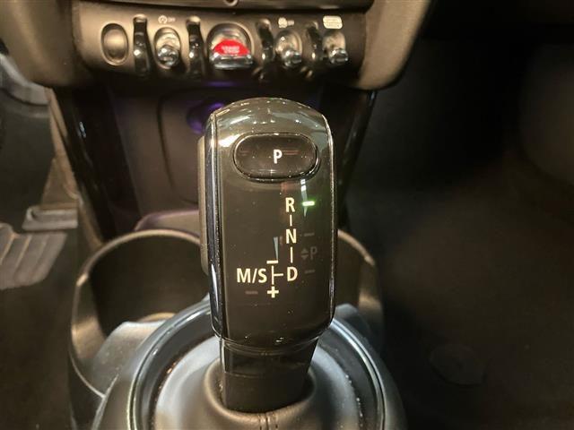MINI Mini 5 Porte 1.5 Twin Power Turbo Cooper Essential