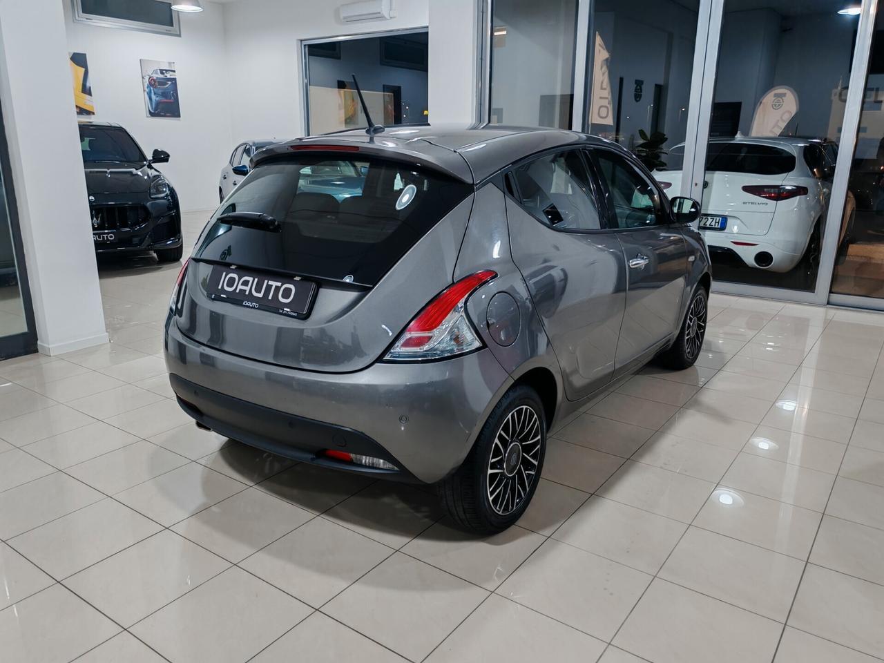Lancia Ypsilon 1.0 Hybrid Gold 2023