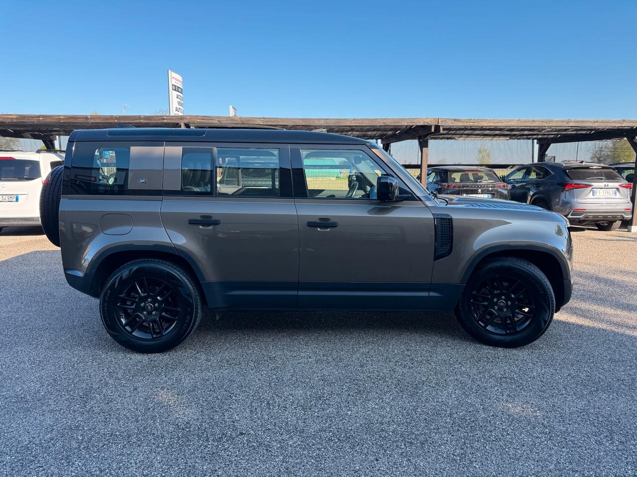 Land Rover Defender 110 2.0 SD4 AWD Auto S , 7 posti Tettuccio Motore nuovo