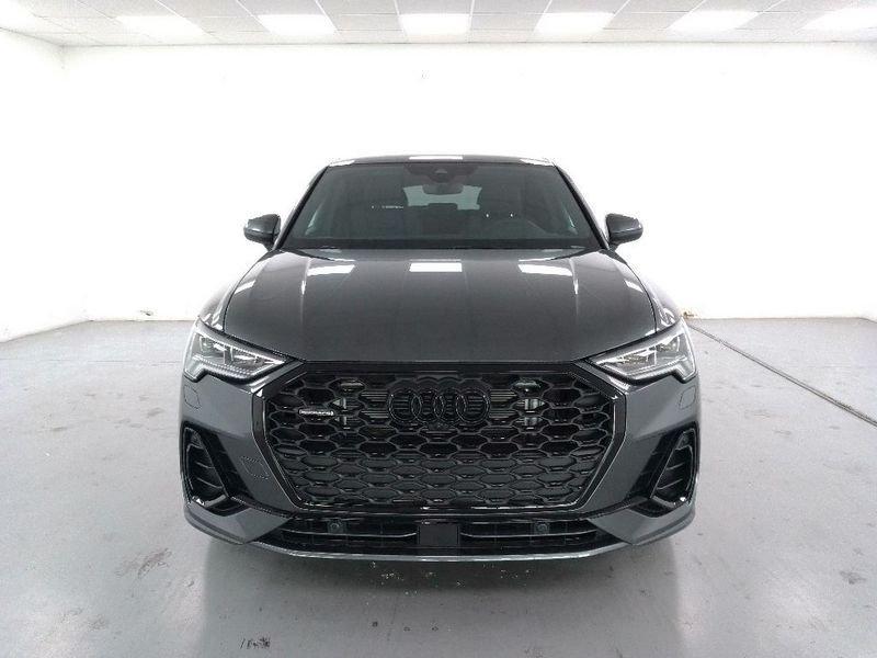 Audi Q3 Sportback 40 2.0 tdi Identity Black quattro 193cv s-tronic