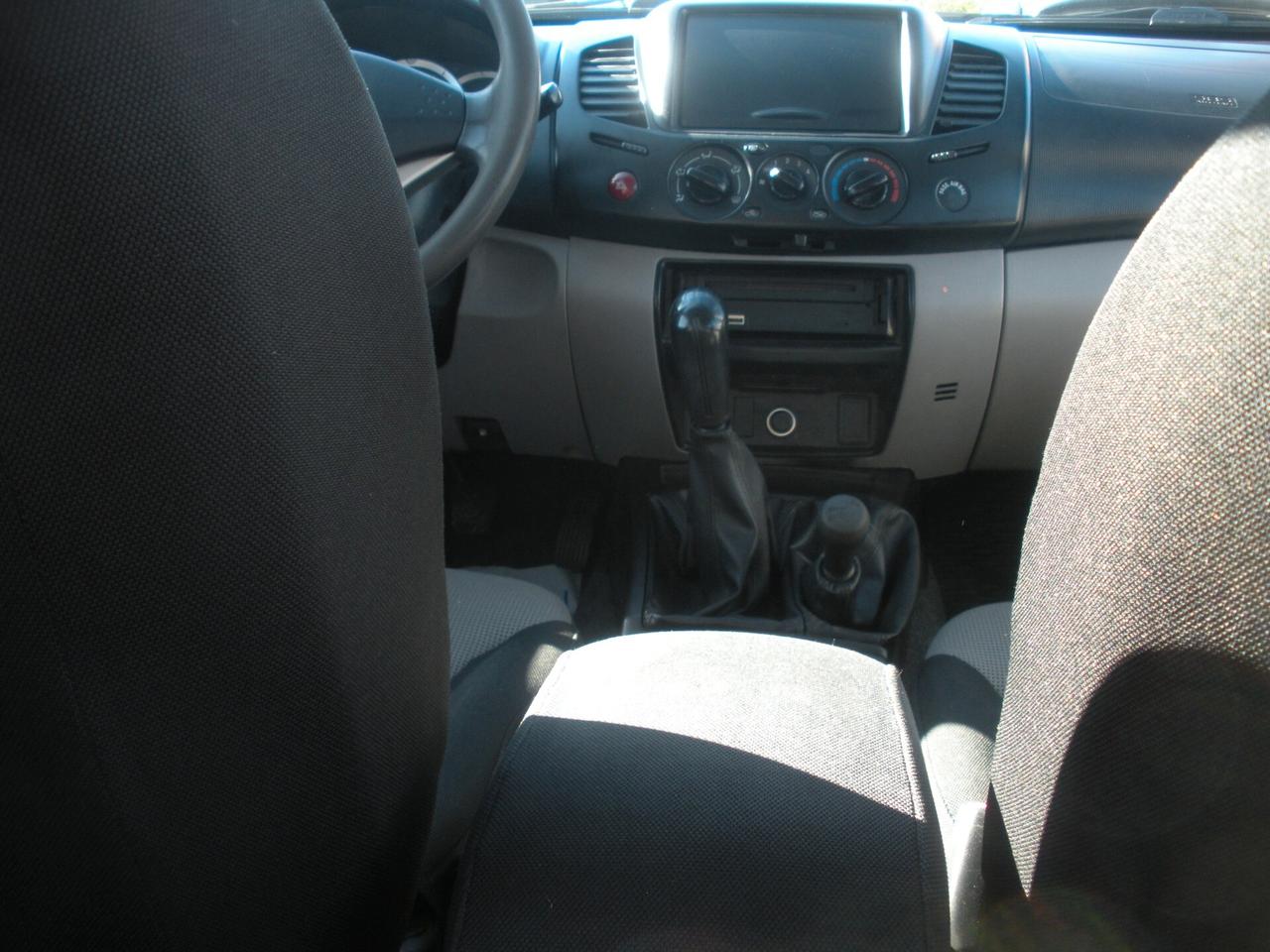 Mitsubishi L200 2.5 DI-D Double Cab Invite ''SAFARI''