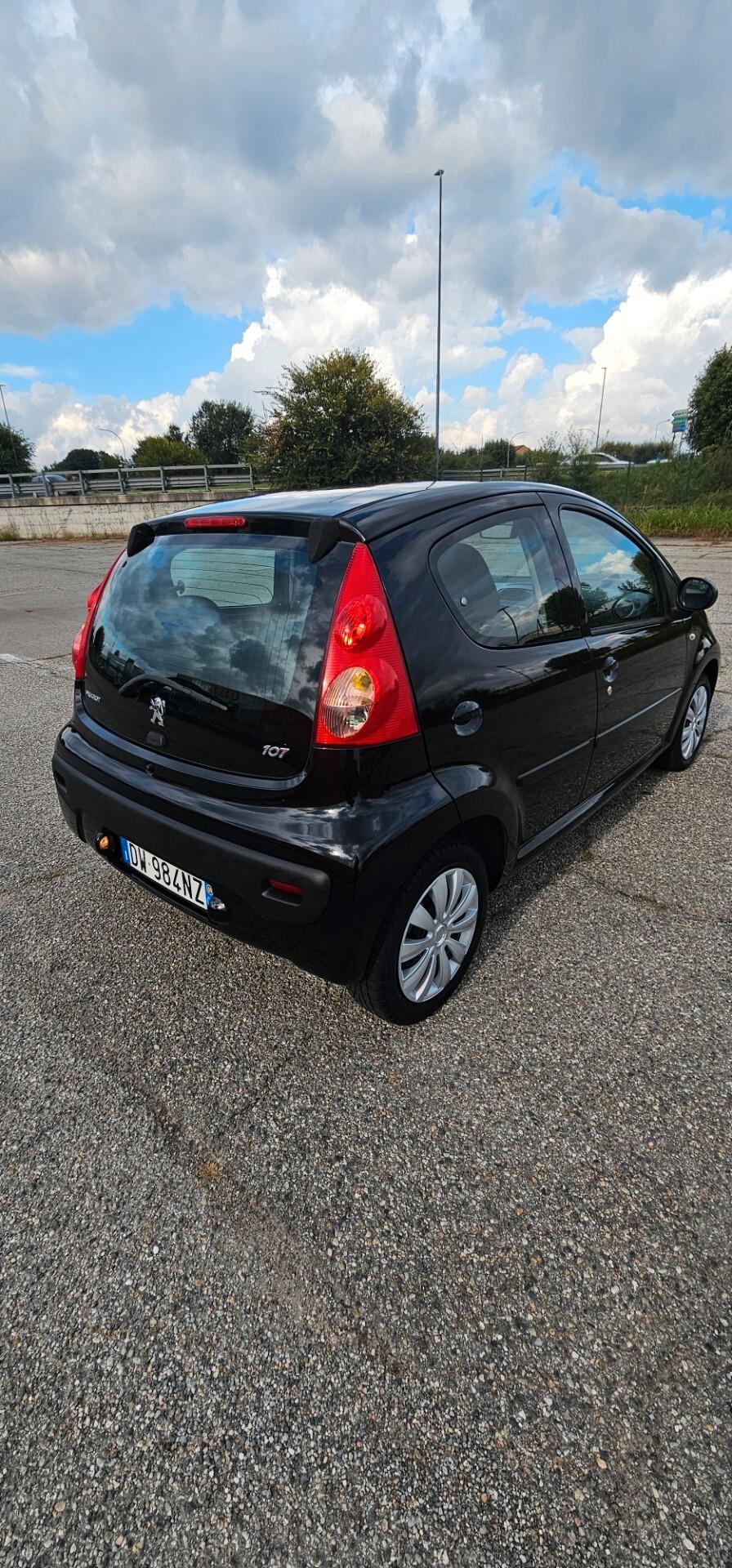 Peugeot 107 1.0 68CV 5p. Desir