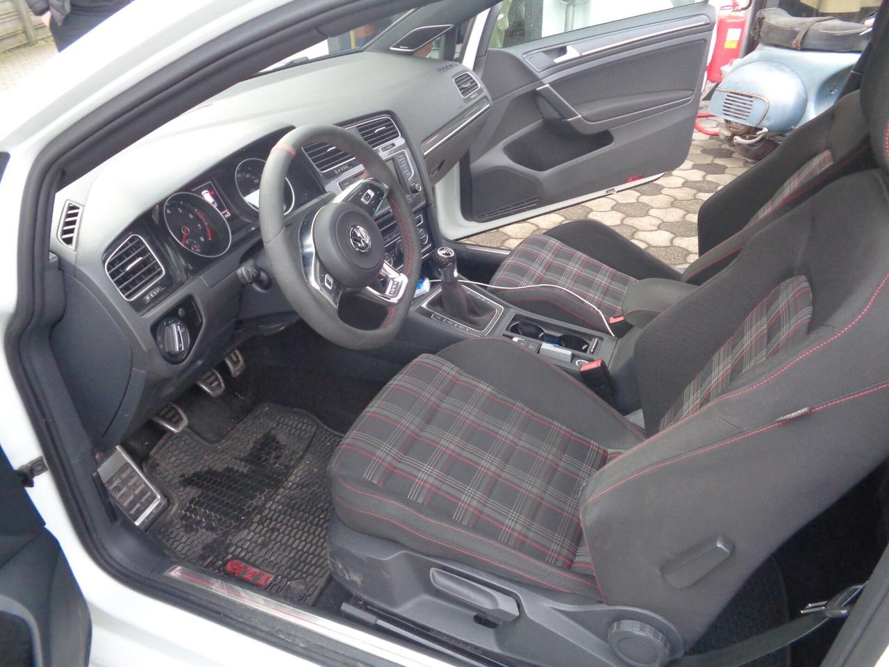 Volkswagen Golf GTI Golf GTI Performance 2.0 TSI DSG 3p. BlueMotion Technology STAGE 3
