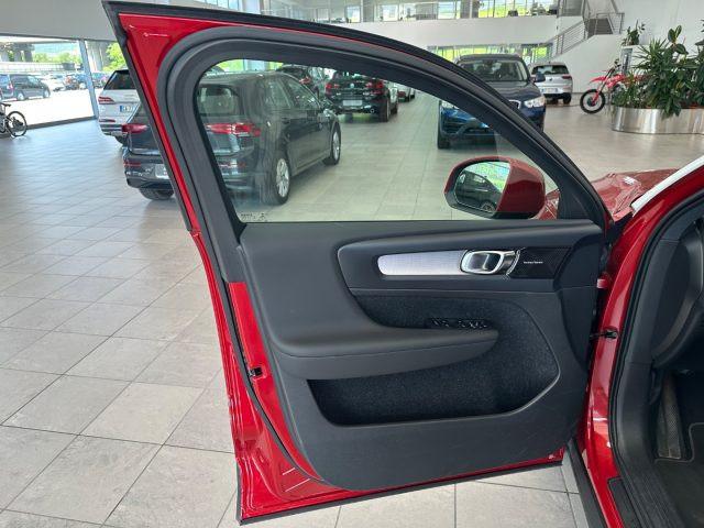 VOLVO XC40 D3 AWD Geartronic Momentum