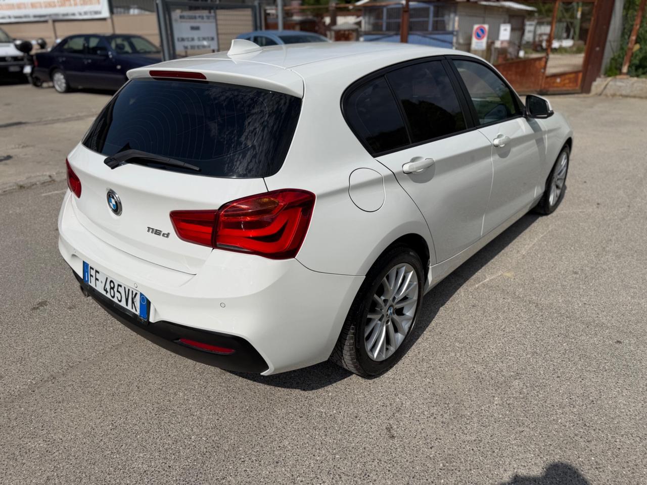 Bmw 116 116d 5p. Msport