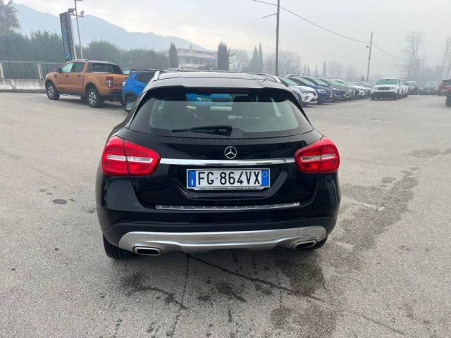 MERCEDES-BENZ GLA 200 d Premium