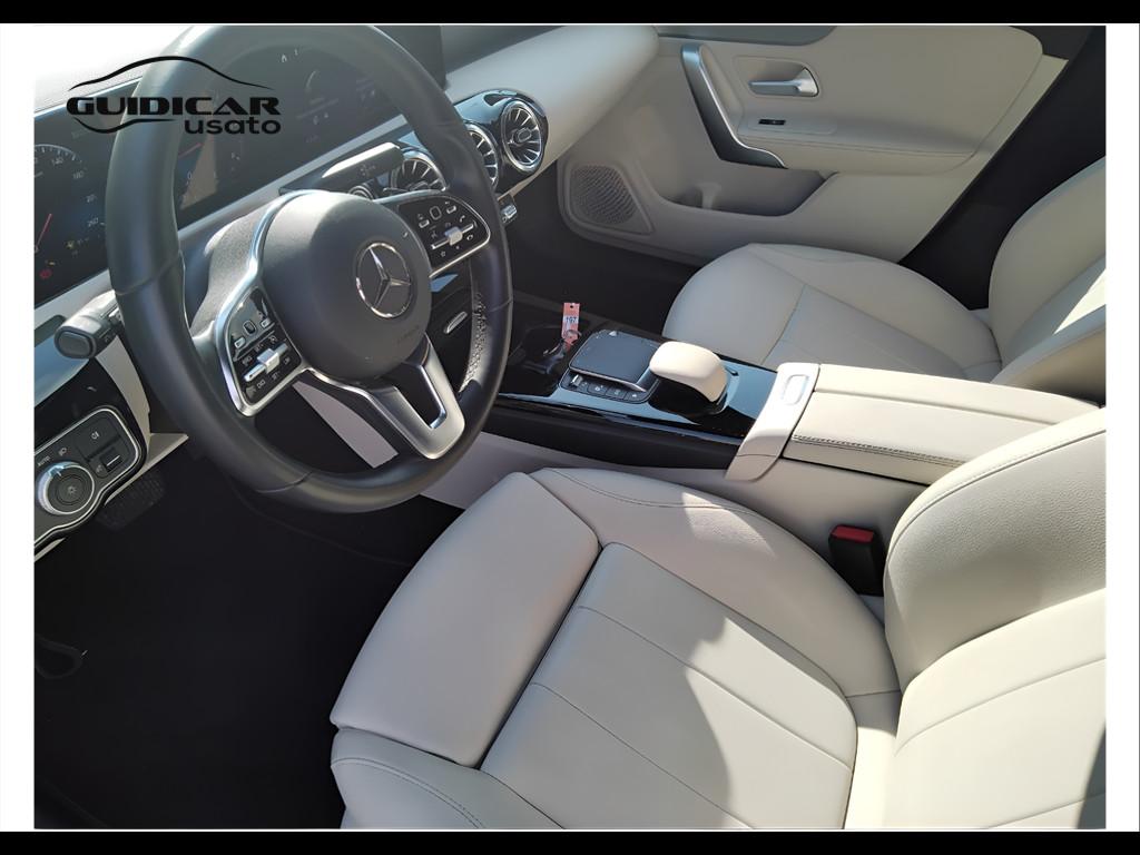 Mercedes-Benz CLA Sh.Brake - X118 - CLA Shooting Brake 180 d Sport auto