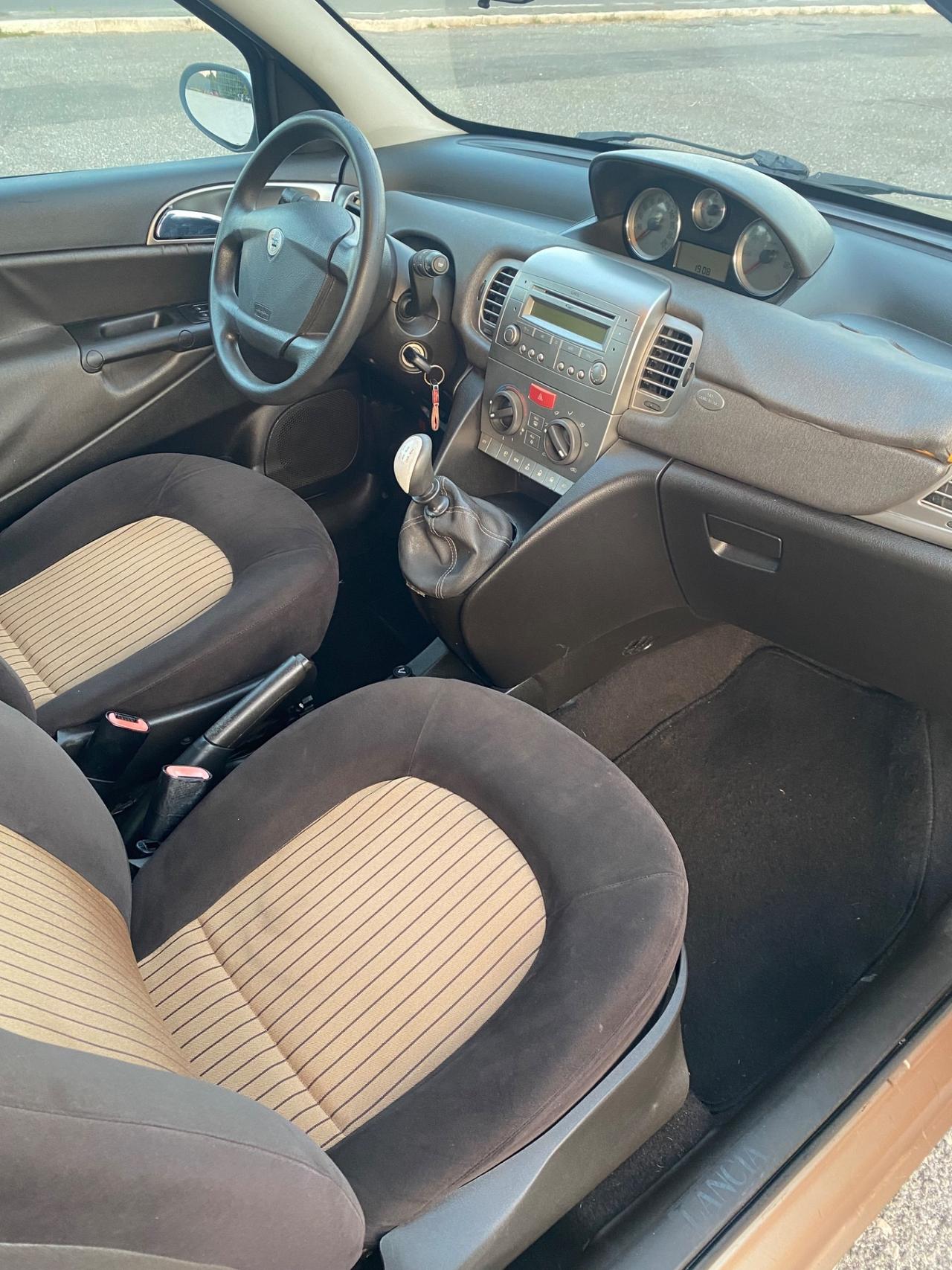 Lancia Ypsilon 1.2 Oro Giallo