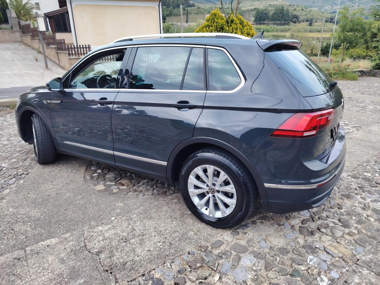 Volkswagen Tiguan 2.0 TDI 150 Cv Life Aziendale Iva Esposta Italiana 60.000Km-CONSEGNA IN TUTTA ITALIA-
