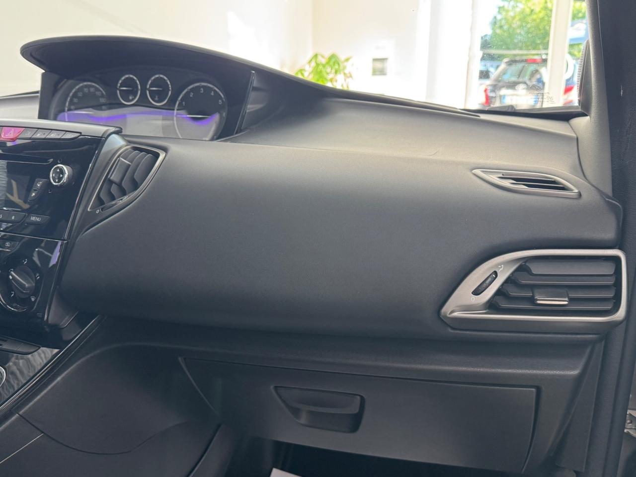 Lancia Ypsilon 1.2 69 CV 5 GPL Platinum