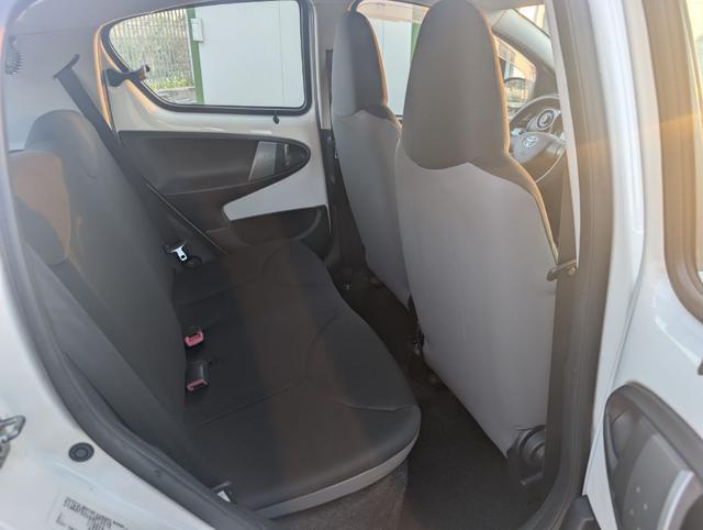 TOYOTA Aygo 1.0 12V VVT-i 5 porte Active Connect - TAGLIANDATA