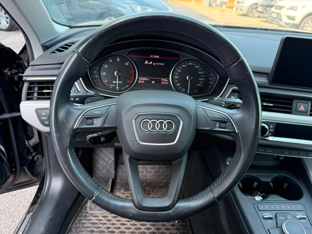 Audi A4 40 g-tron INCIDENTATA 2019