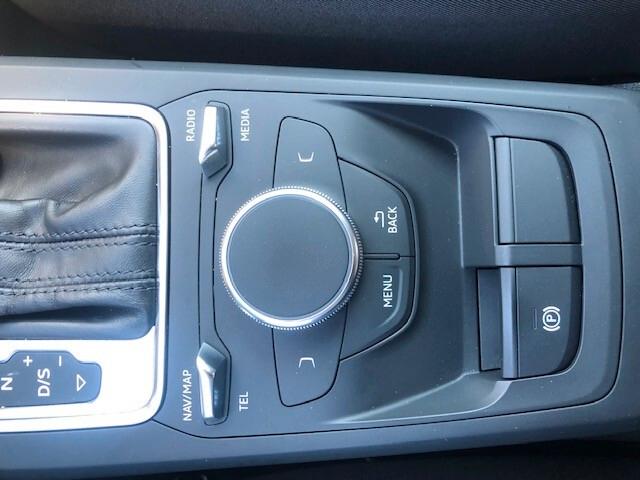 Audi Q2 30 TDI Business