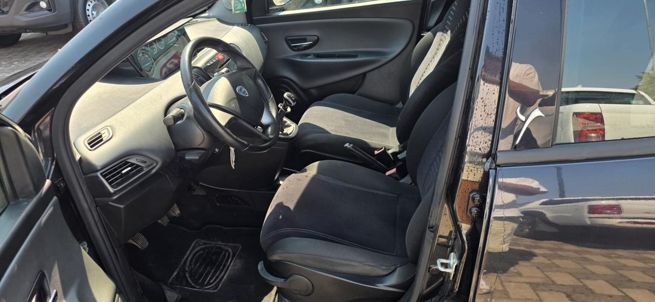 LANCIA YPSILON 1,2 69cv SINISTRATA