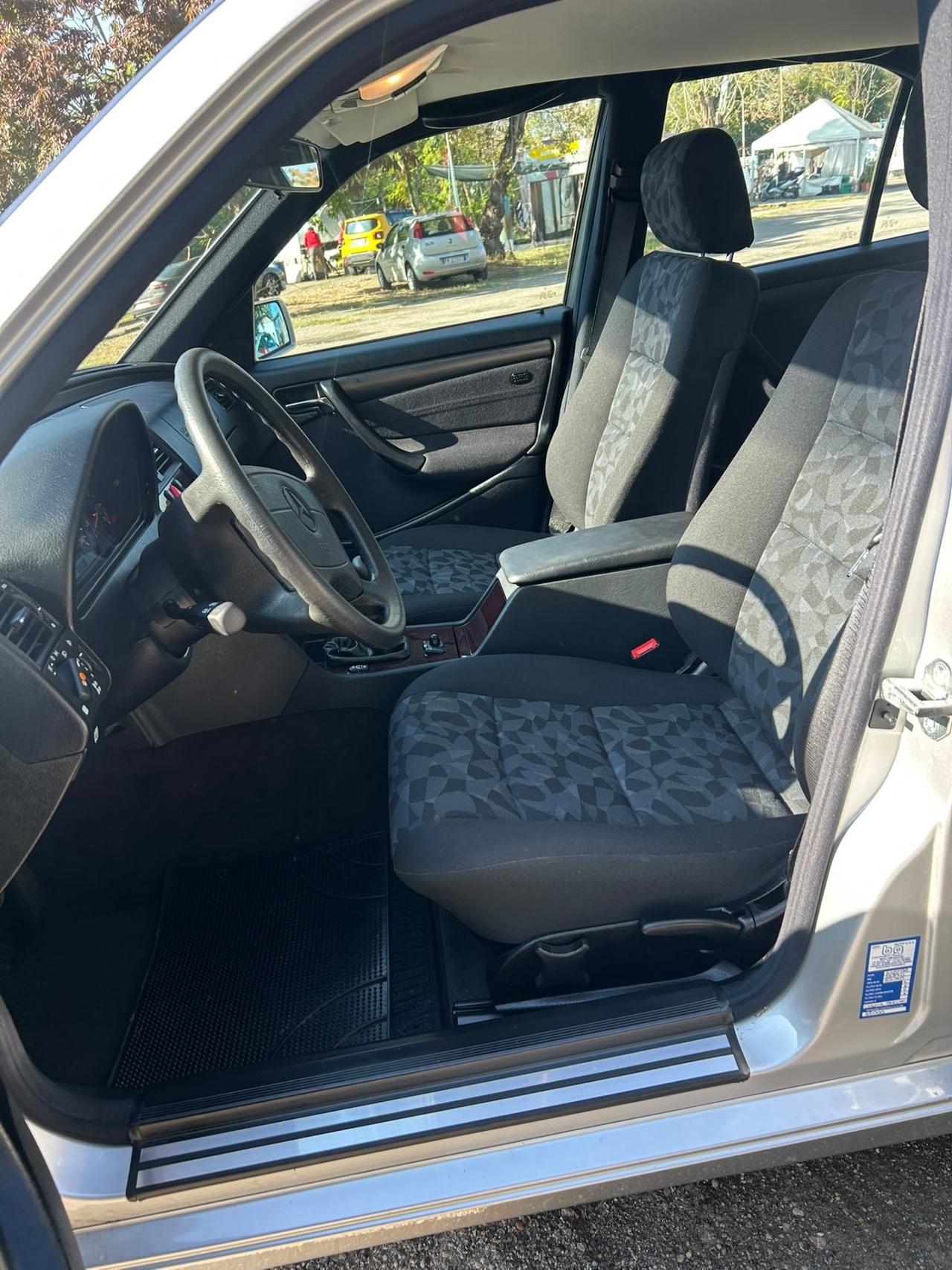 Mercedes-benz C 180 benzina 24.000 km pari nuovo