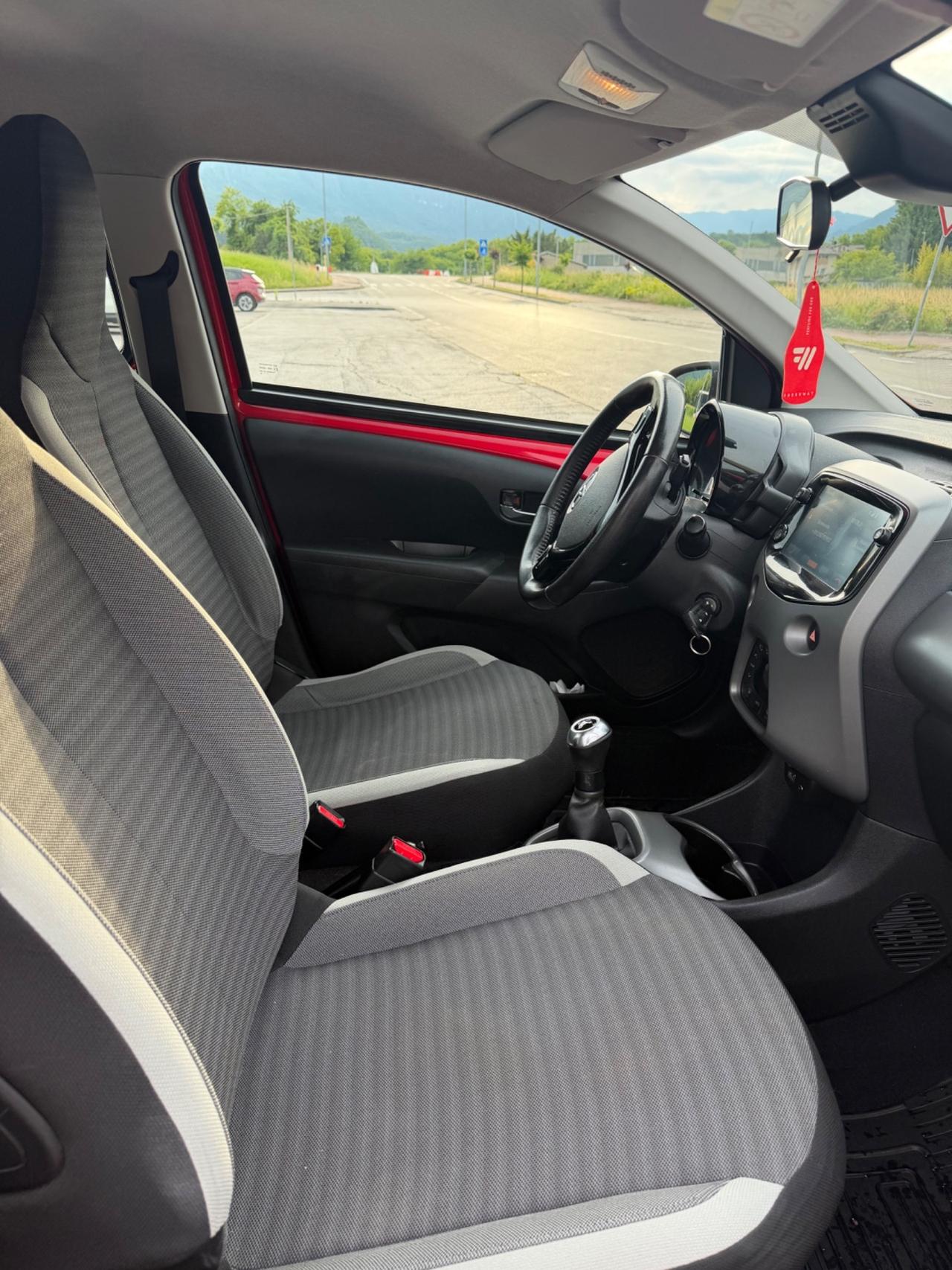 Toyota Aygo 1.0 VVT-i 72 CV 5 porte x-clusiv