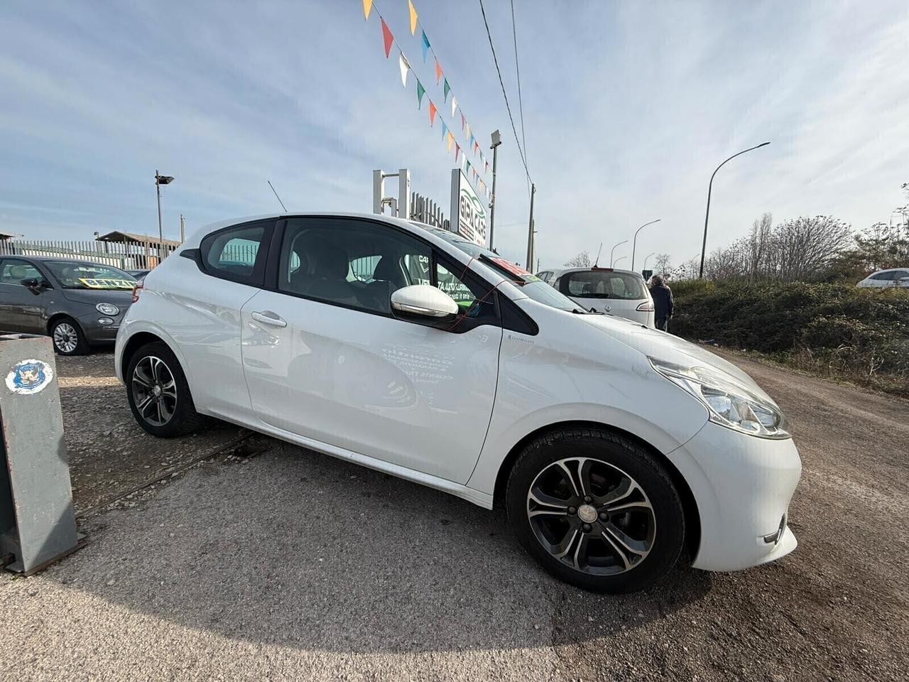 Peugeot 208 PureTech 82 3 porte Allure