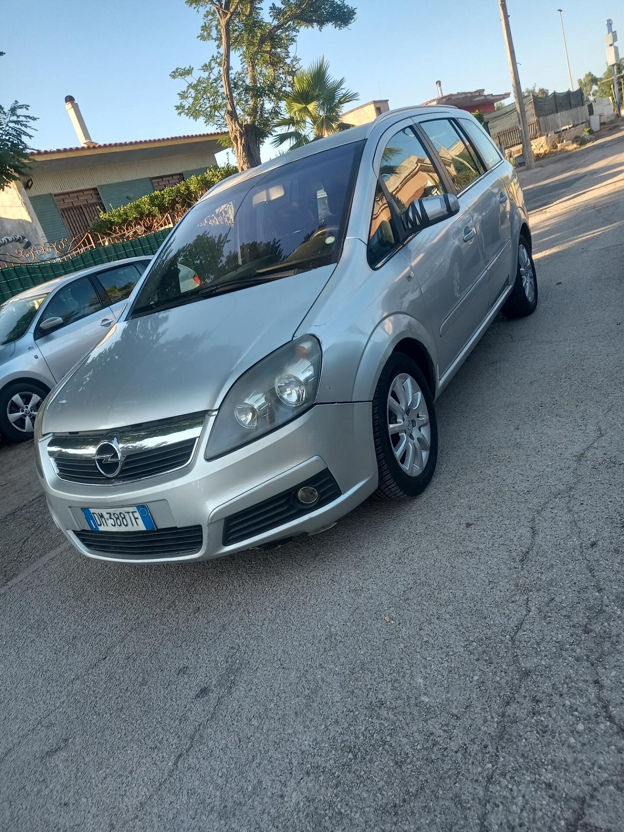 Opel Zafira 1.9 CDTI 120CV Cosmo 7 POSTI