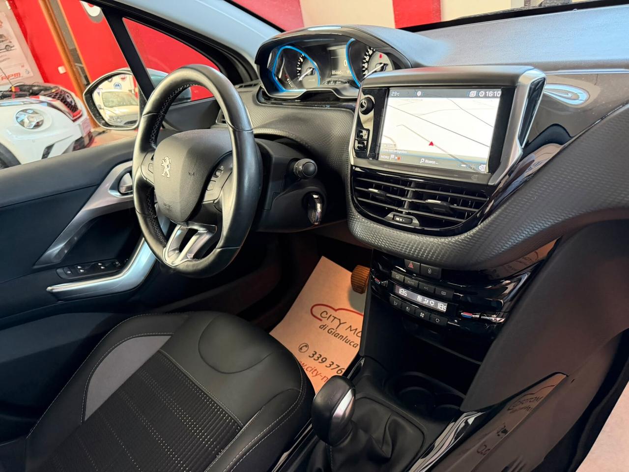 Peugeot 2008 1.2 Pure Tech 82 Allure km 14870