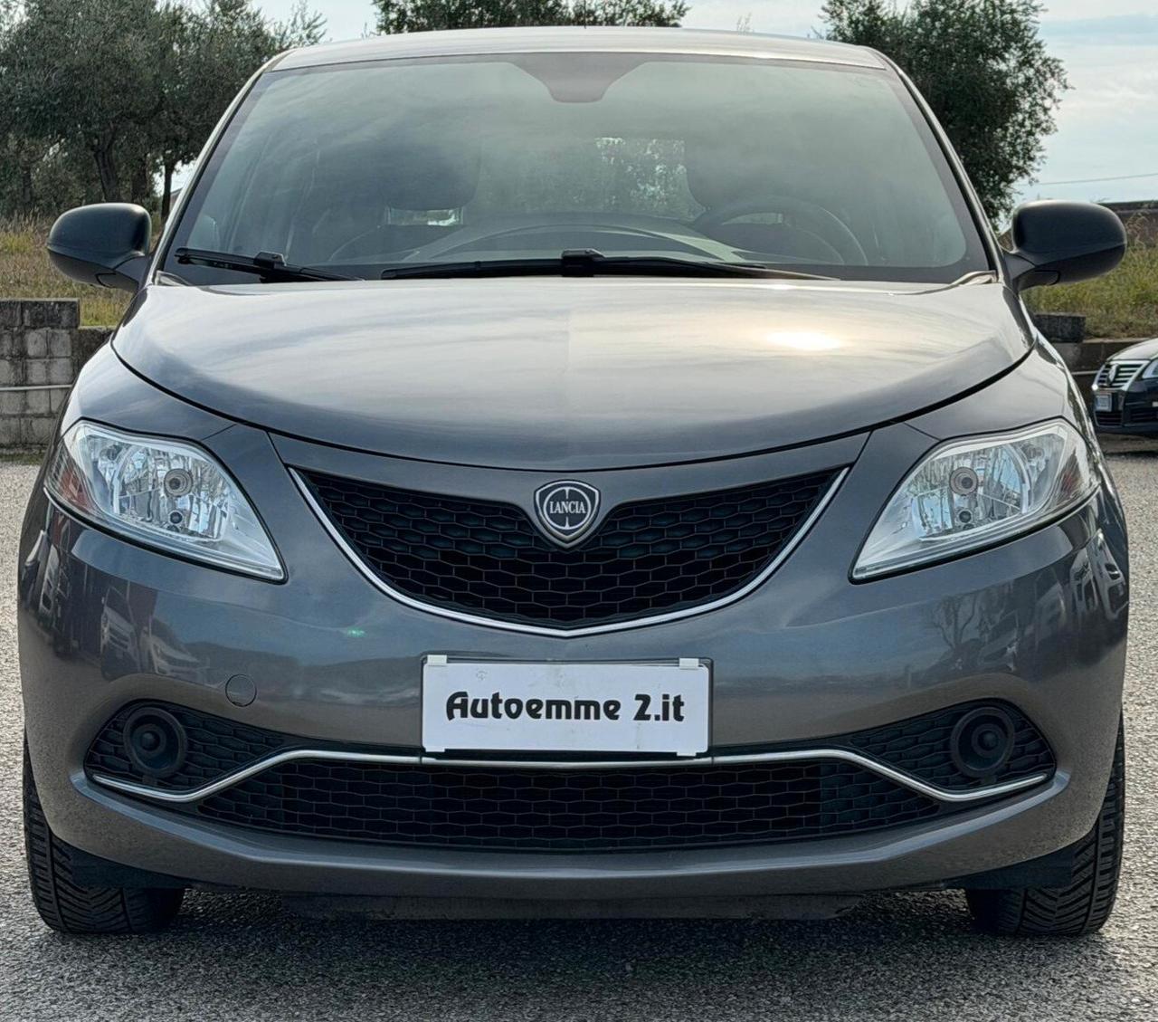 Lancia Ypsilon 1.2 69 CV 5 porte Silver