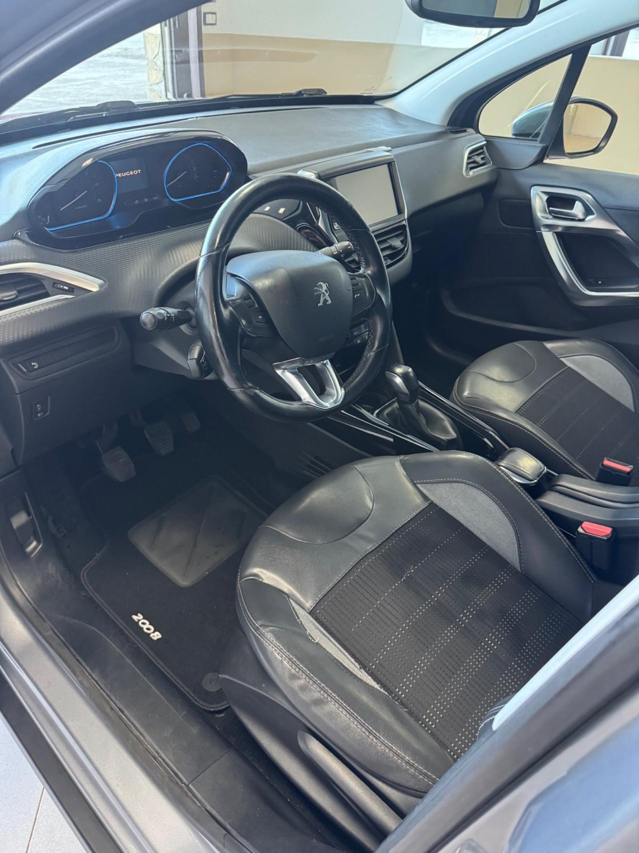 Peugeot 2008 BlueHDi 100 Allure