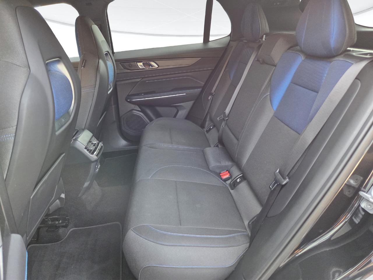 Lynk & Co 01 1.5 td phev auto
