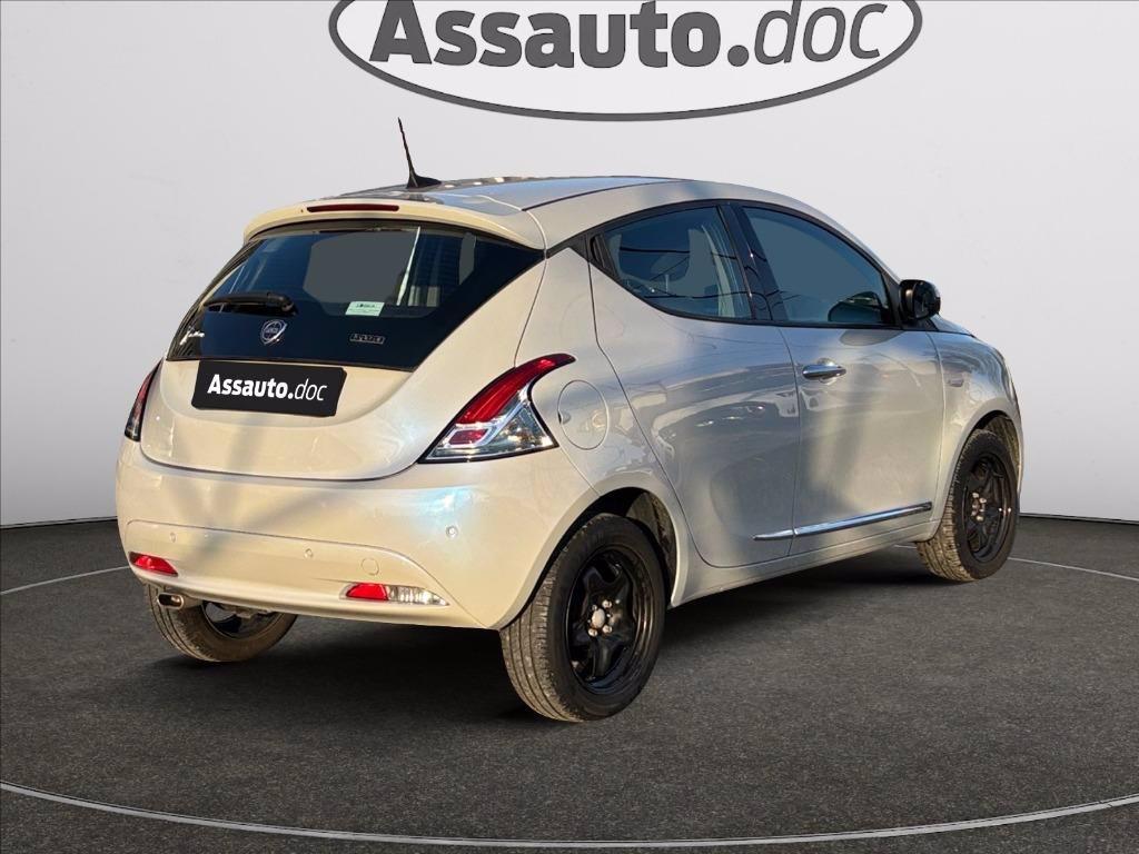 LANCIA Ypsilon 1.0 firefly hybrid Gold s&s 70cv del 2022