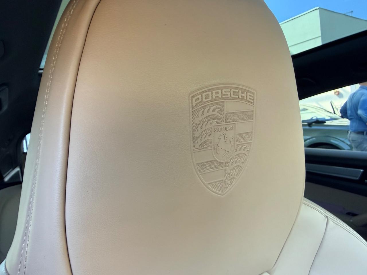 Porsche Cayenne Coupé 3.0 V6 E-Hybrid Platinum Edition