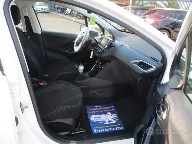 Peugeot 208 5P 1.6 75CV E6 ALLURE LED/CAR PLAY KM