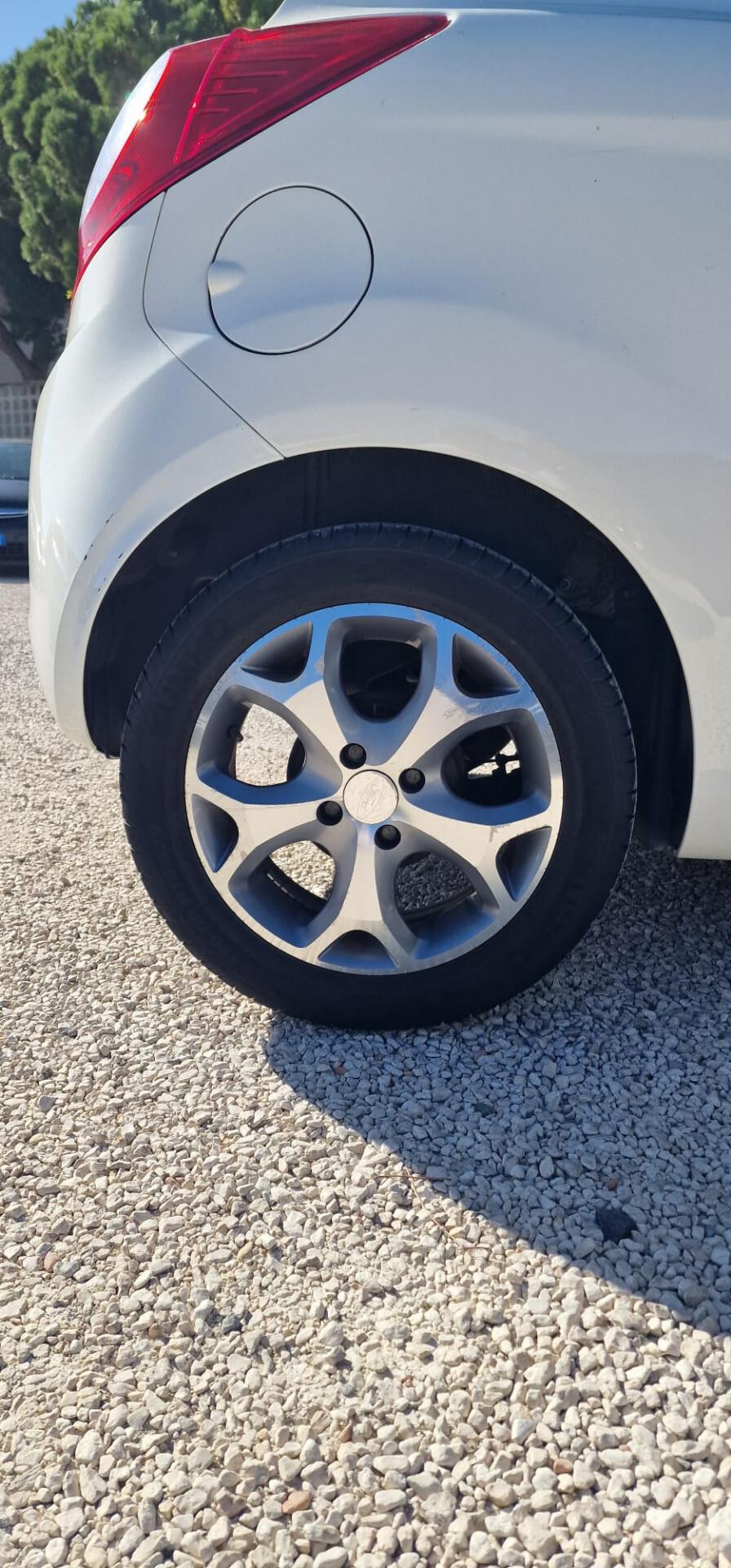 Ford Ka 1.3 TDCi 75CV Titanium 2011