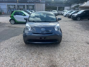 Toyota iQ 1.0 CVT Lounge anno 2015