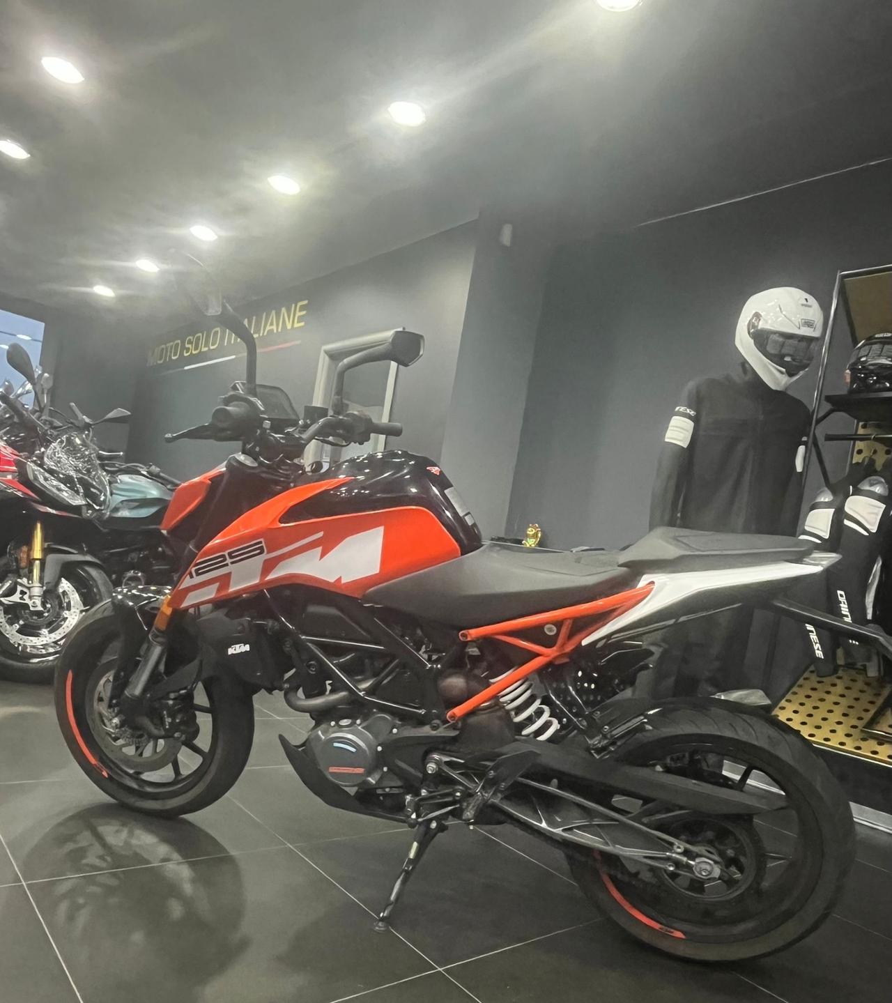 Ktm 125 Duke Akrapovic