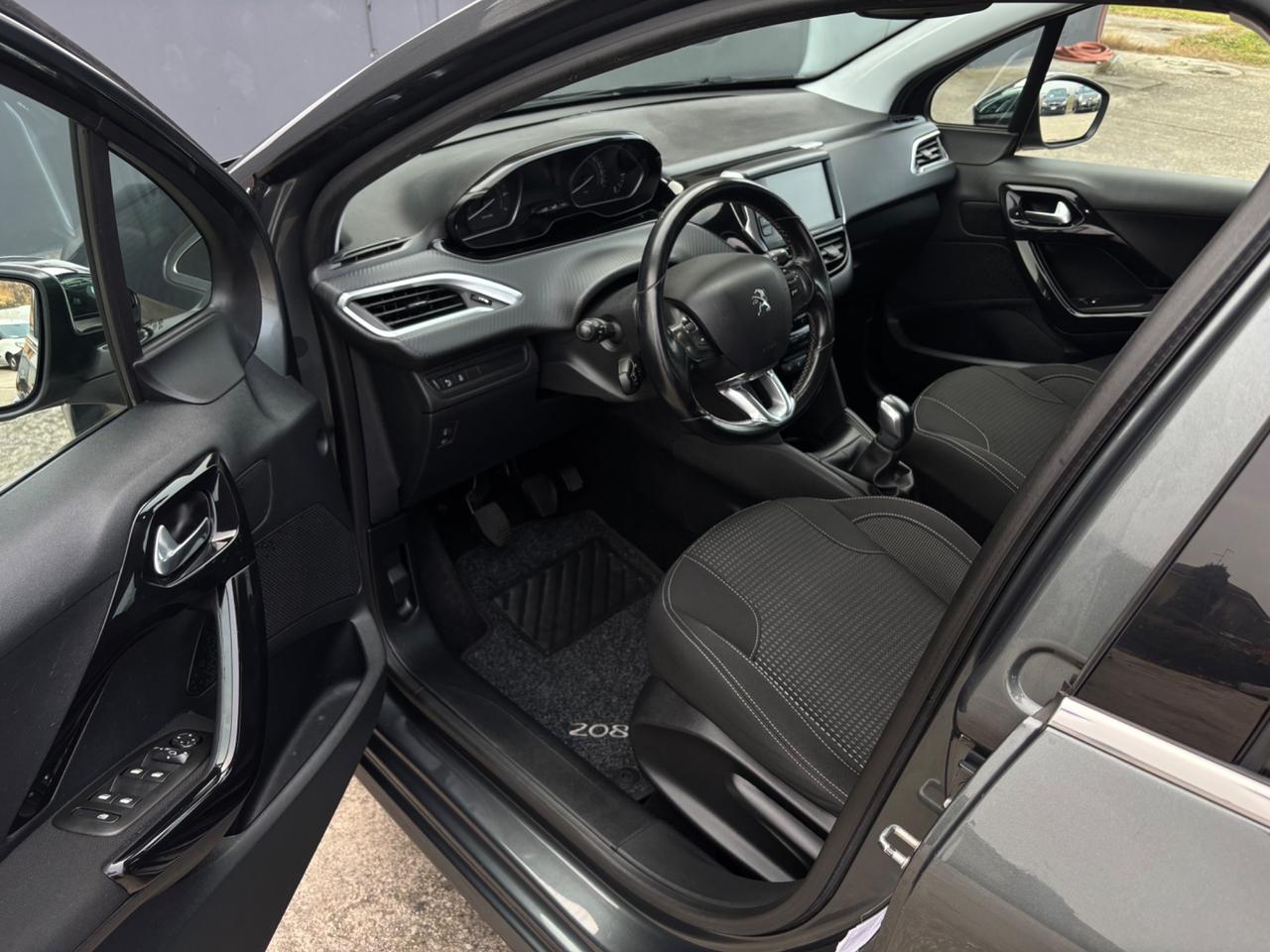 Peugeot 208 1.2 benzina. Neopatentati. Garanzia