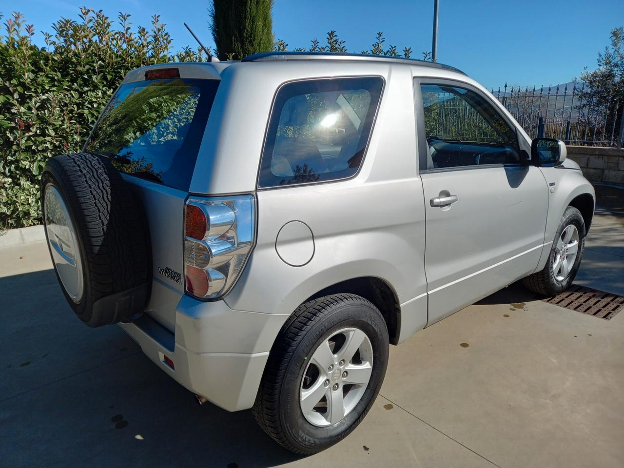 Suzuki Grand Vitara 1.9 DDiS 3 porte 4X4 RIDOTTE