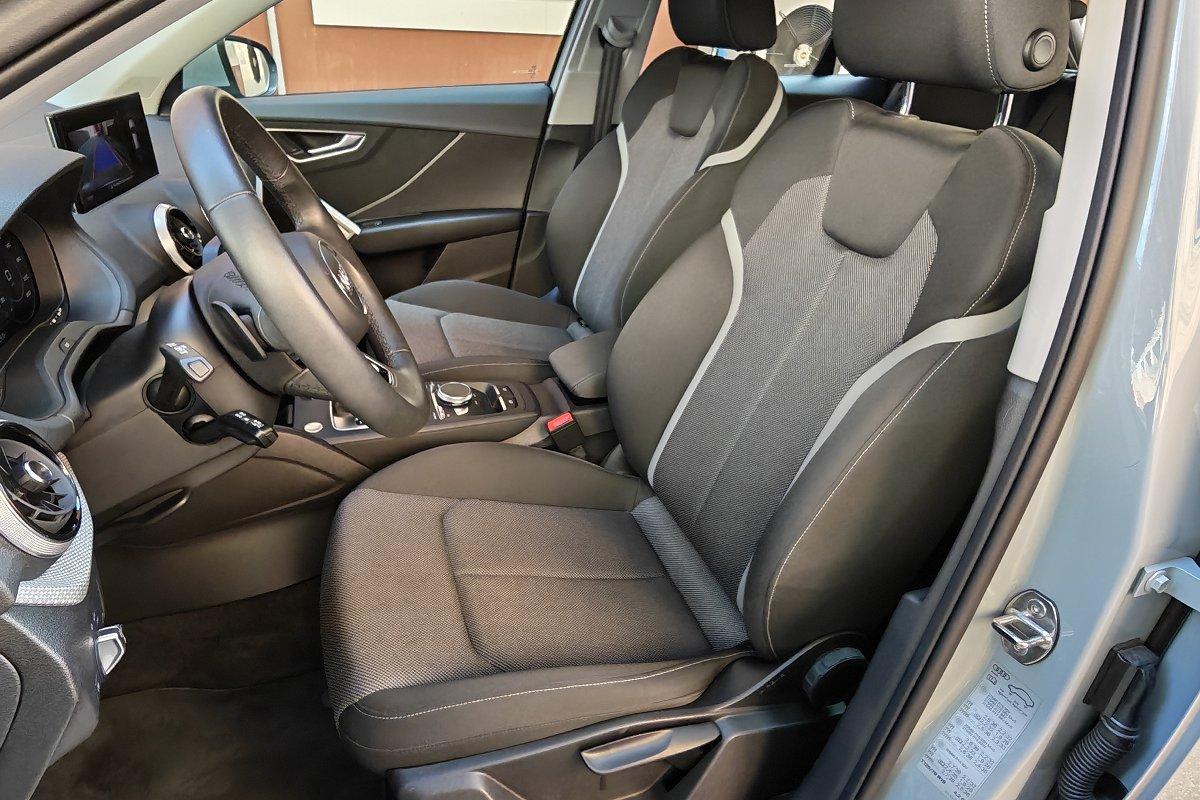 AUDI Q2 35 TDI quattro S tronic Business Advanced