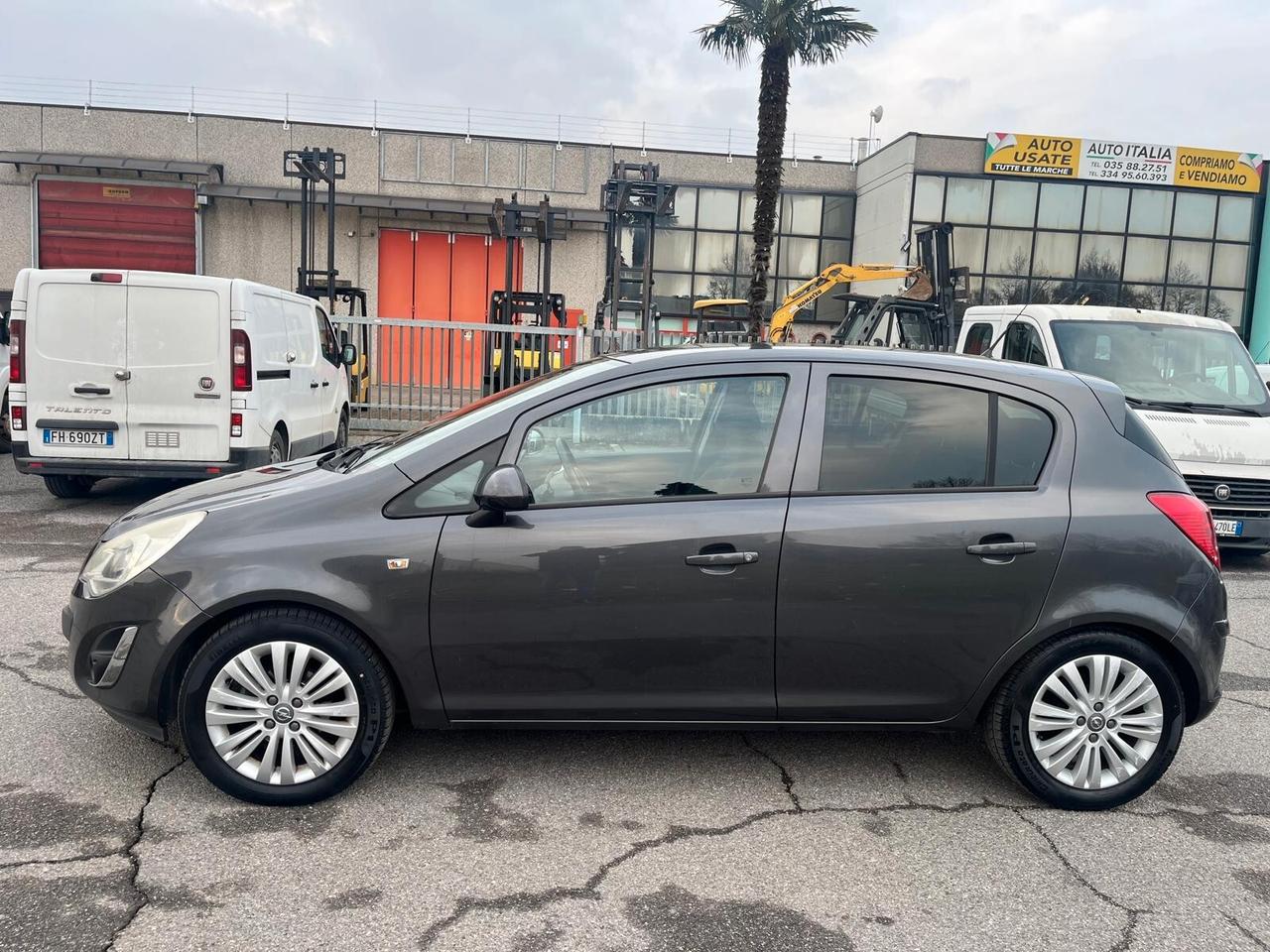 Opel Corsa 1.2 5 porte Club