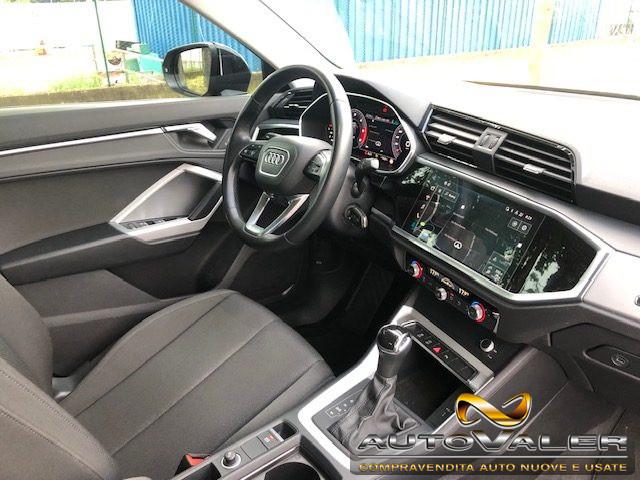 AUDI Q3 35 TDI S tronic Business Advanced