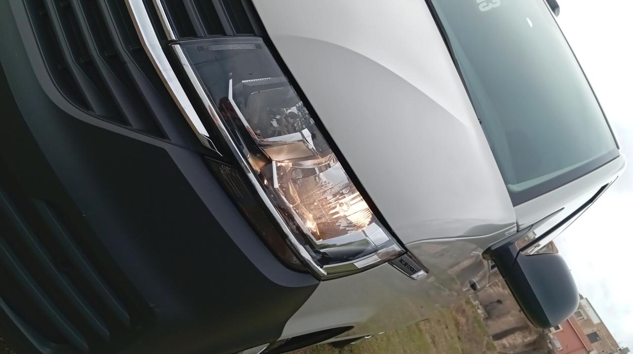 Volkswagen Transporter 2.0 TDI 110CV PL Kombi Business 9 Posti
