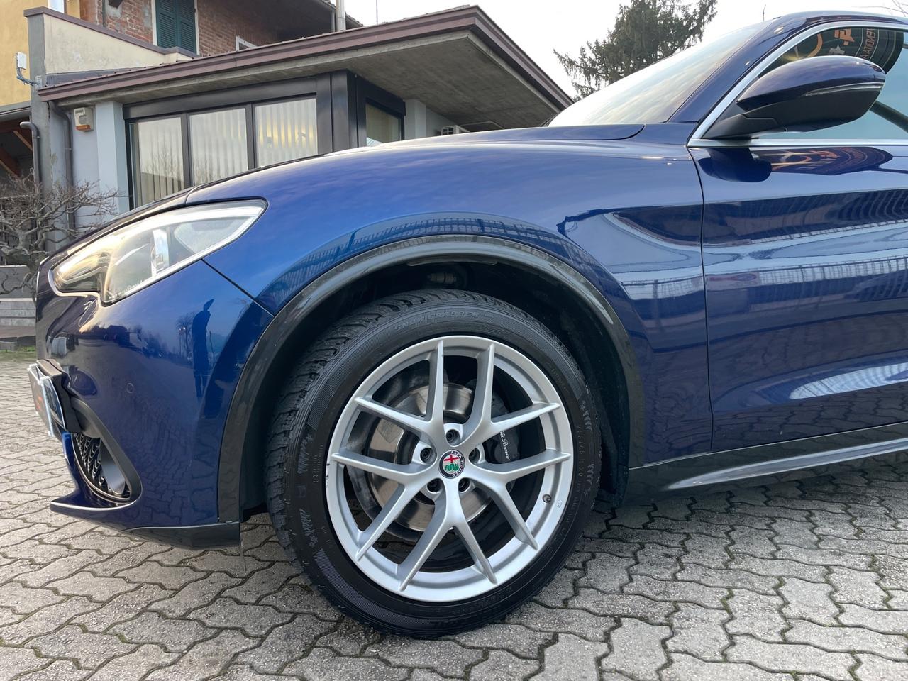 Alfa Romeo Stelvio 2.2 Turbodiesel 210 CV AT8 Q4 Veloce