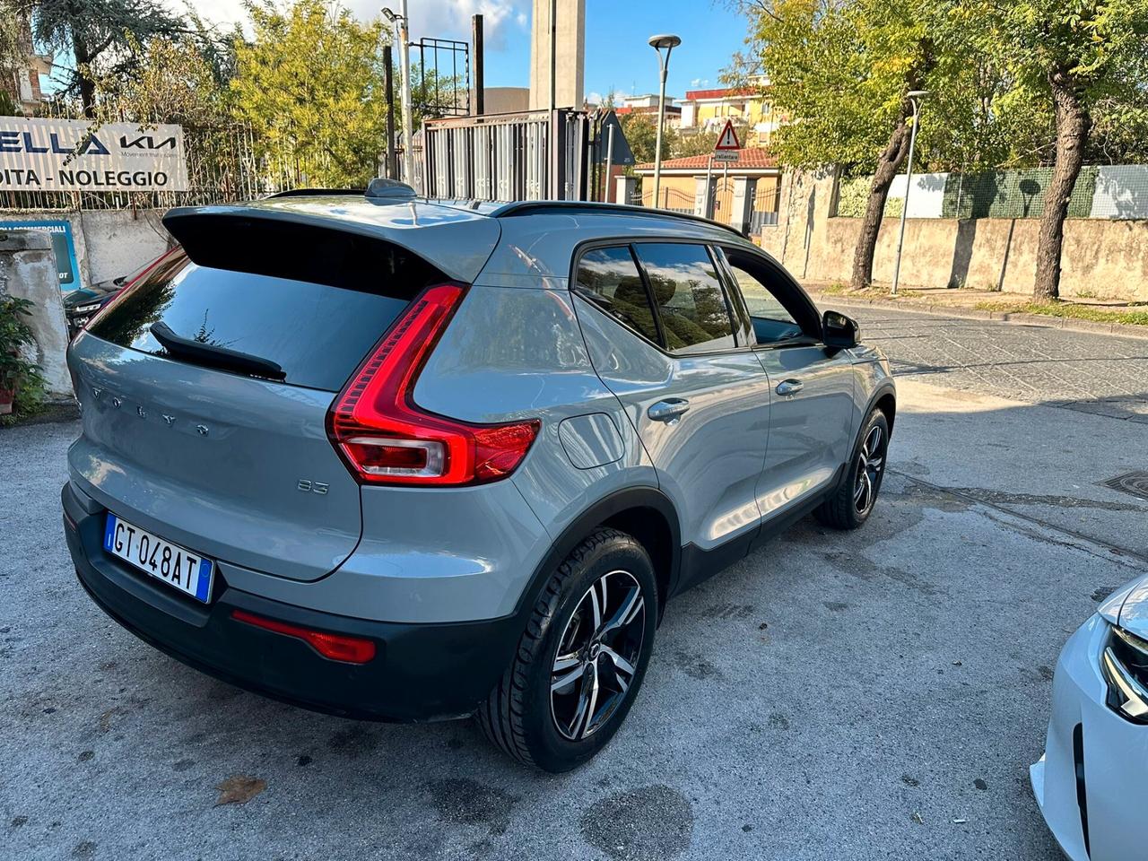 Volvo XC40 B3 automatico Plus Dark