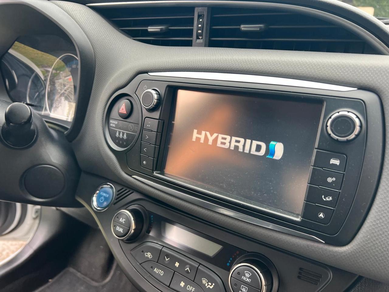 TOYOTA YARIS 1.5 HYBRID STYLE 5P NEOPATENTATI