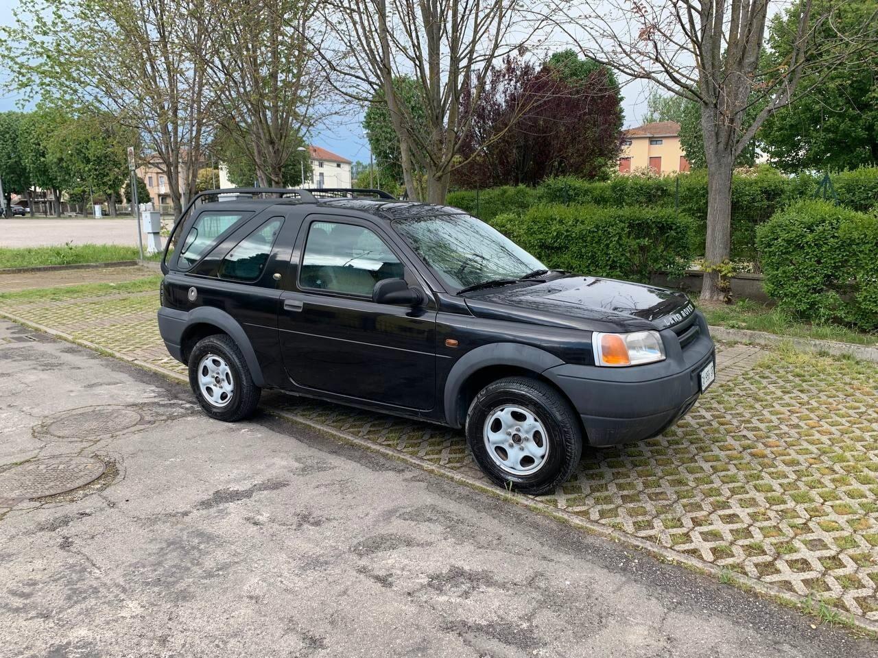 Land Rover Freelander 2.0 TD 3p. Hardback