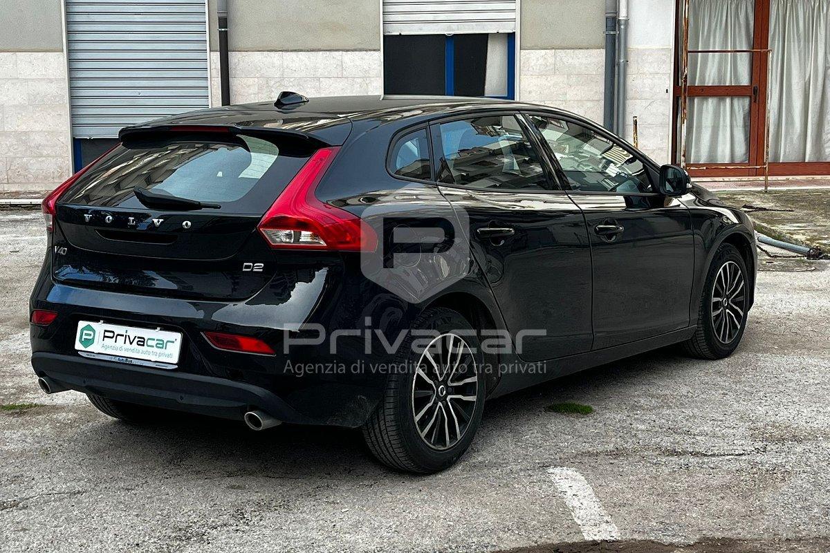 VOLVO V40 D2
