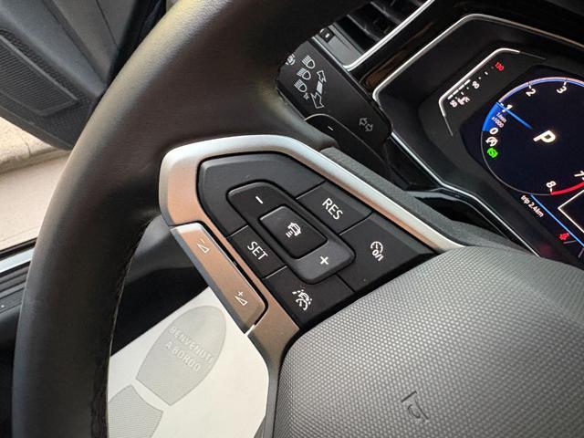 VOLKSWAGEN Taigo 1.0 TSI 110 CV DSG R-Line TETTO APR/PAN