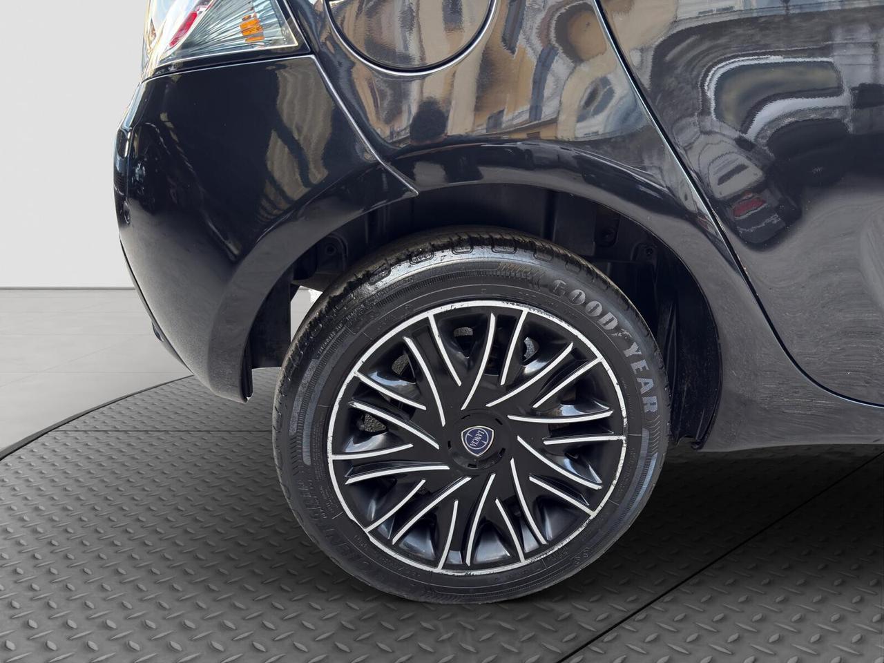 Lancia Ypsilon 1.0 firefly 70cv hybrid Gold 2022