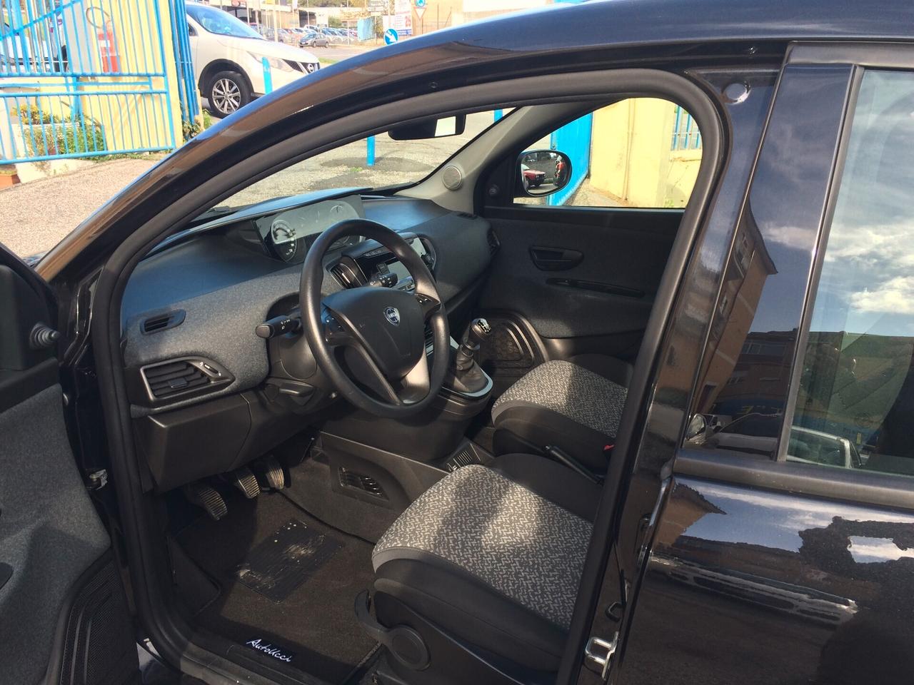 2022 Lancia Ypsilon 1.0 FireFly 5 porte S&S Hybrid Ecochic Silver tagliandata +garanzia !!!