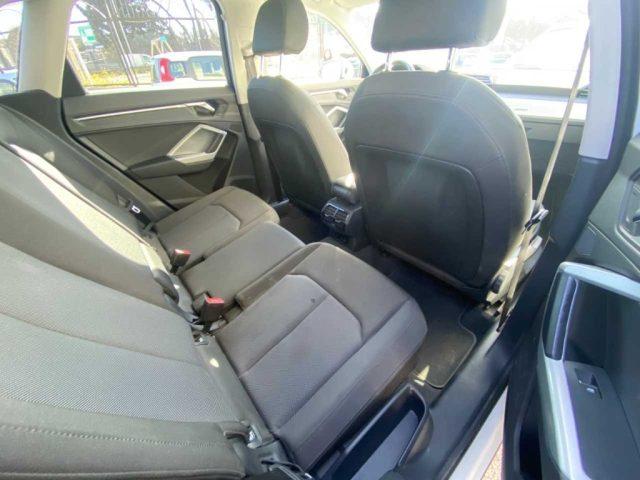 AUDI Q3 35 TDI Business Advanced