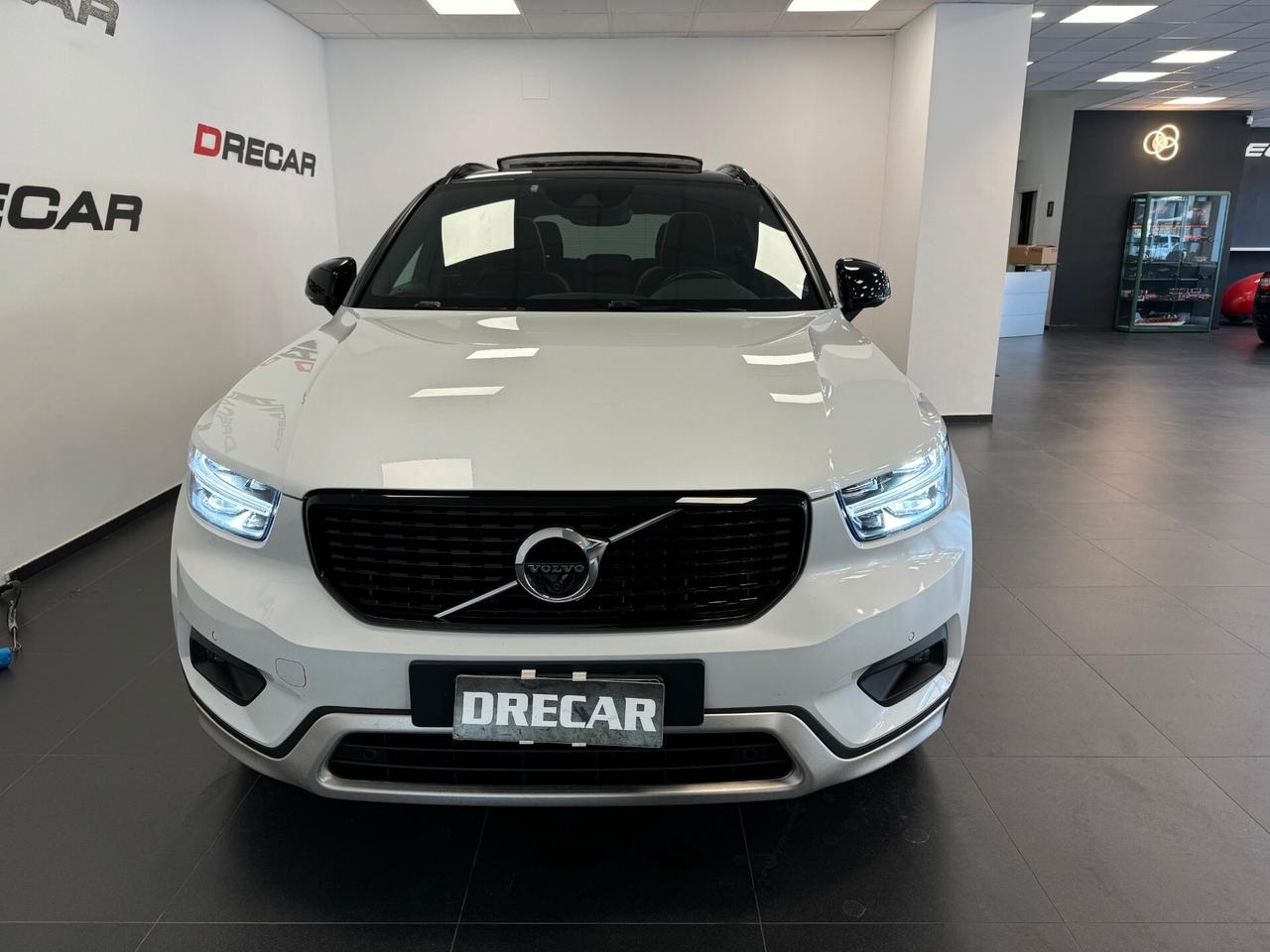 Volvo XC40 D4 AWD Geartronic R-design 20" TETTO CAMERA 360