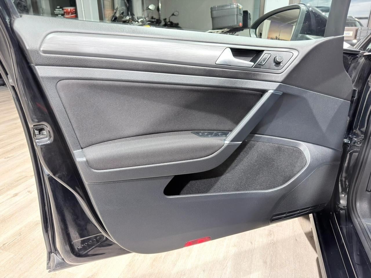 VW GOLF VARIANT 7.5 1.6TDI 116CV 2018 1HANDE